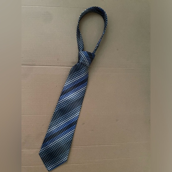 Tie - Picture 3 of 3